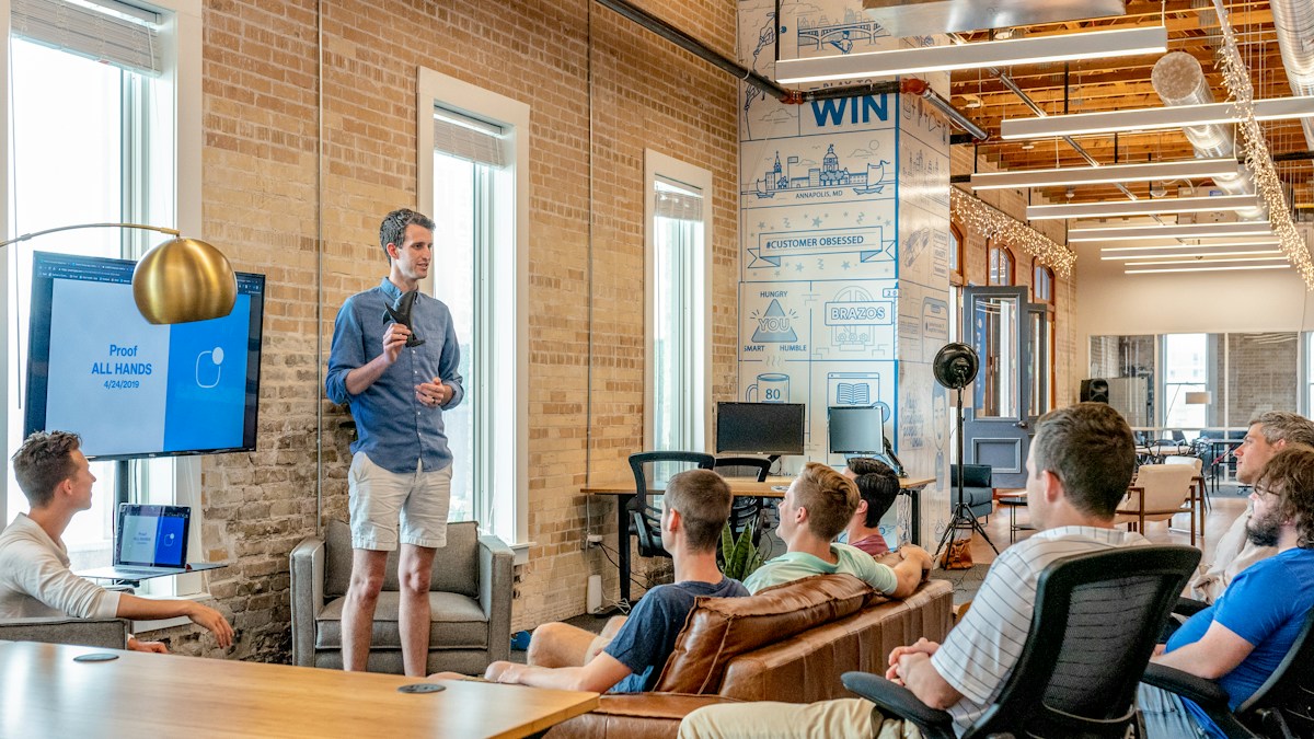 A leader presenting to the team